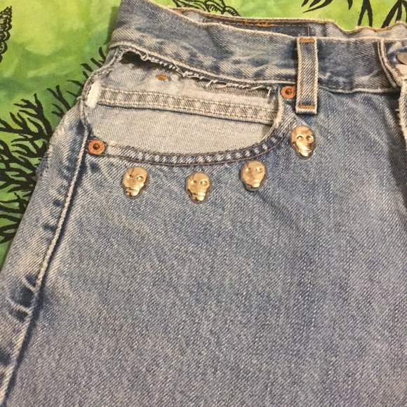 CUSTOM-MADE Levi Shorts with Cutouts and Skulls - Picture 2 of 4